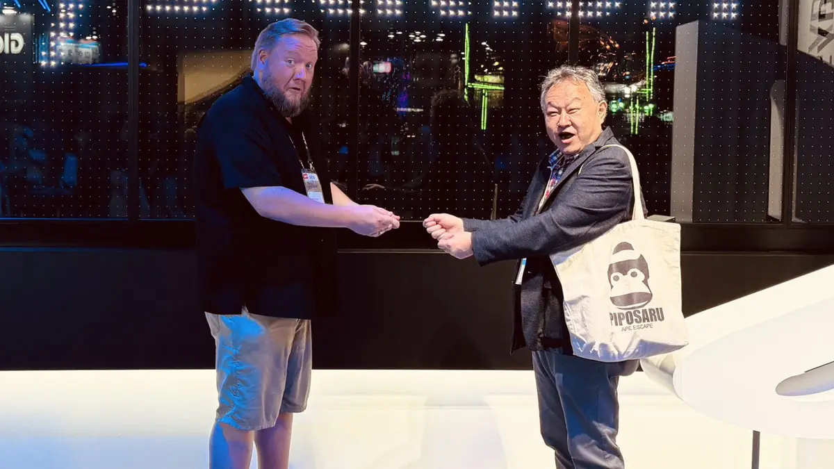 Shuhei Yoshida dan Adam Boyes Reka Ulang Iklan Legendaris Berbagi Game PS4 Tanpa Cakram Fisik