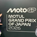 Pengisi Suara Oguri Cap dari Umamusume Kibarkan Bendera Finis di MotoGP Jepang 2026